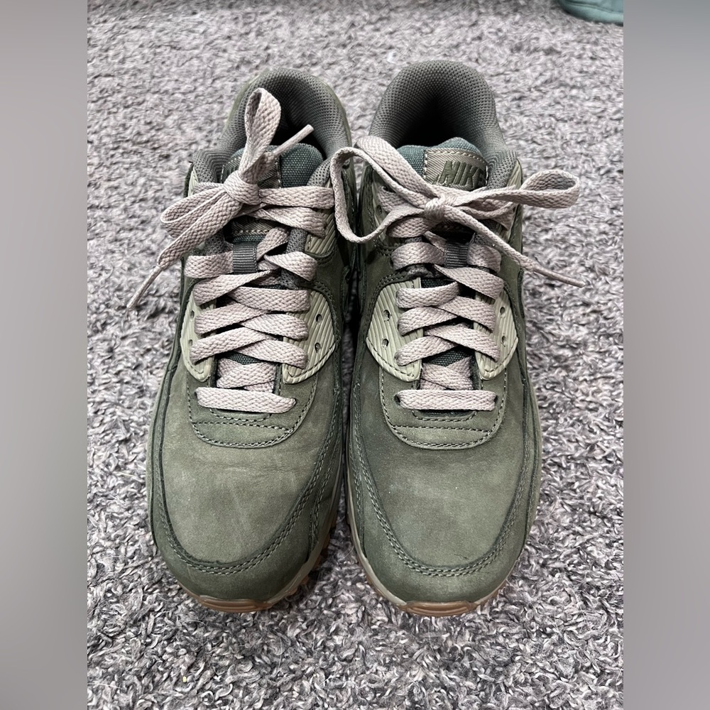 Air max 90’s winter premium medium olive